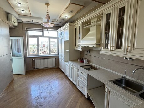 3 otaqlı mənzil, 155 m², Bakıxanov: 280 000 ₼ 2