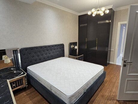 Kirayə 3 otaqlı mənzil, 150 m², 8 Noyabr: 1 800 ₼/ay 2
