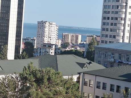 Объявление №6456640 - Баку, м. Элмляр Академиясы, 5-комн., 187 м², 9/18 этаж