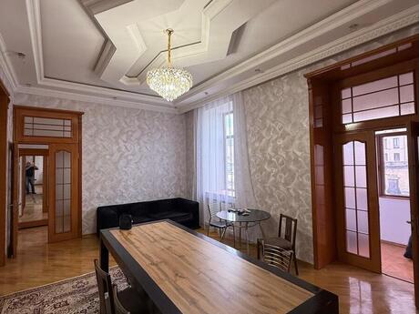Аренда: 3-комнатная квартира, 100 м², İçəri Şəhər: 1 000 ₼/мес 3