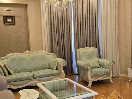 Kirayə 3 otaqlı mənzil, 132 m², Şah İsmayıl Xətai: 1 750 ₼/ay 2