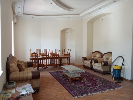 Kirayə 4 otaqlı mənzil, 150 m², Sahil: 1 000 ₼/ay 4