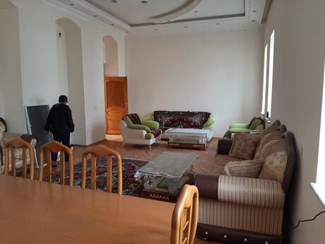 Kirayə 4 otaqlı mənzil, 150 m², Sahil: 1 000 ₼/ay 3