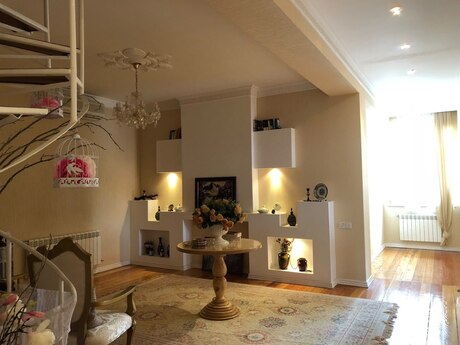 5 otaqlı həyət evi, 340 m², 20-ci sahə: 305 000 ₼ 3