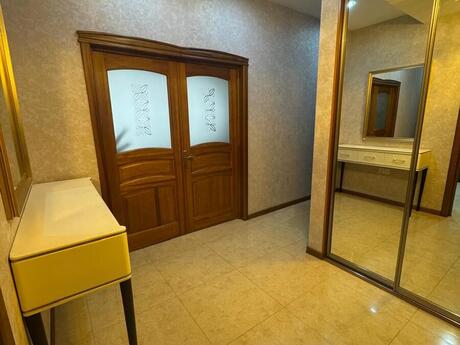 3-room apartment for rent, 131 m², 20 Yanvar: 1 200 ₼/mo 2