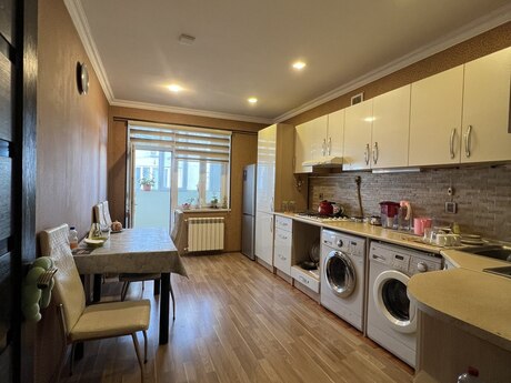 3 otaqlı mənzil, 125 m², İnşaatçılar: 240 000 ₼ 4