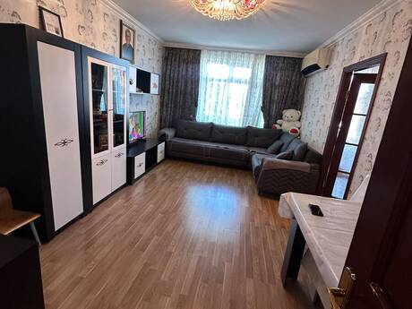 Объявление №6457041 - Баку, м. Халглар Достлугу, 4-комн., 90 м², 5/5 этаж