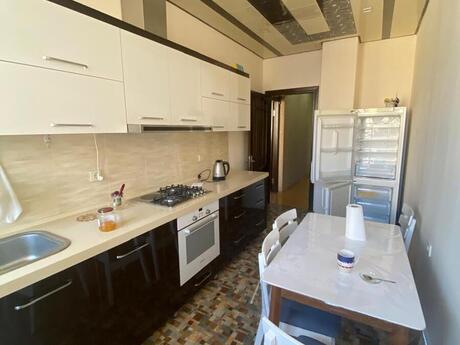 Elan №6457080 - Bakı, Yasamal r., 2 otaqlı, 80 m², 11/11 mərtəbə