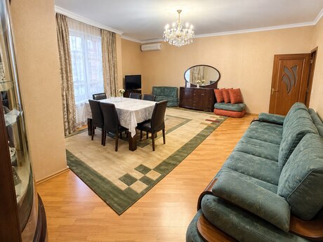 Kirayə 3 otaqlı mənzil, 151 m², Şah İsmayıl Xətai: 1 200 ₼/ay 2