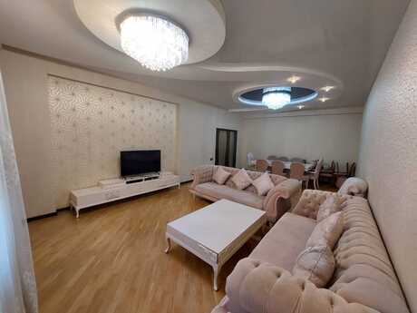 Elan №6457133 - Bakı, Elmlər Akademiyası m., 4 otaqlı, 225 m², 5/18 mərtəbə