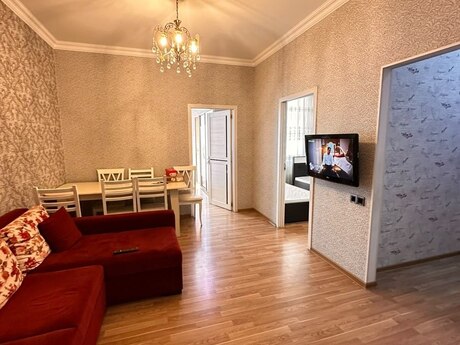 Kirayə 3 otaqlı mənzil, 65 m², İnşaatçılar: 800 ₼/ay 2