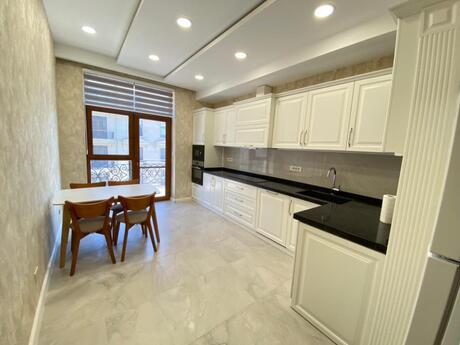 Kirayə 3 otaqlı mənzil, 135 m², Ağ şəhər: 2 500 ₼/ay 3