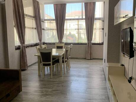 3-room apartment for rent, 110 m², Xəzər: 700 ₼/mo 2