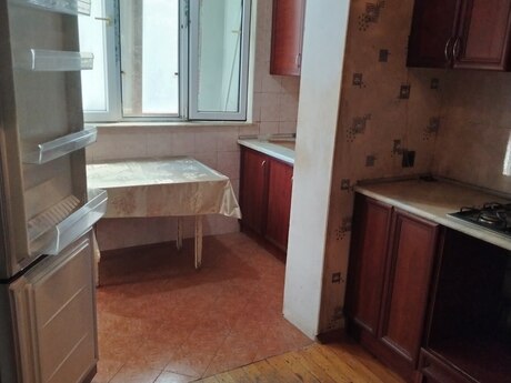 3-room apartment for rent, 80 m², 8-ci mikrorayon: 750 ₼/mo 3