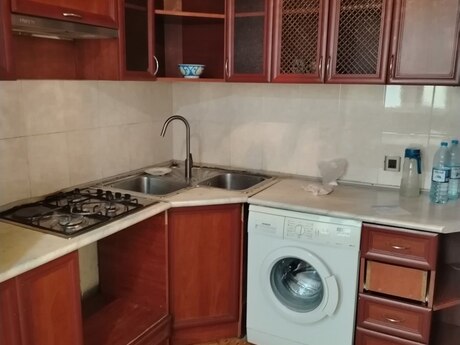 3-room apartment for rent, 80 m², 8-ci mikrorayon: 750 ₼/mo 2