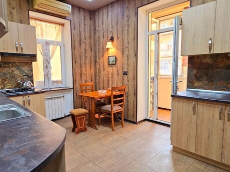 Kirayə 4 otaqlı mənzil, 150 m², Sahil: 2 200 ₼/ay 4