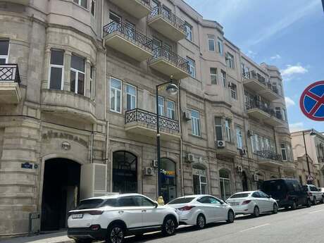 Elan №6457352 - Bakı, İçəri Şəhər m., 3 otaqlı, 75 m², 3/4 mərtəbə