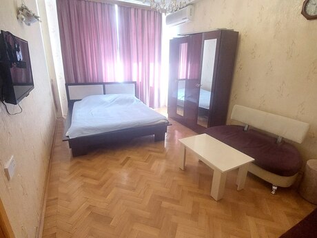 Kirayə 1 otaqlı mənzil, 60 m², İnşaatçılar: 600 ₼/ay 3
