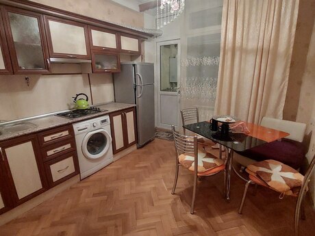 Kirayə 1 otaqlı mənzil, 60 m², İnşaatçılar: 600 ₼/ay 5