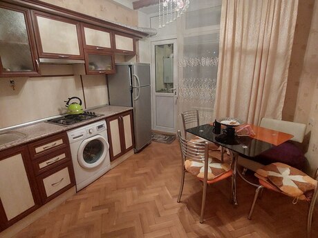 Kirayə 1 otaqlı mənzil, 60 m², İnşaatçılar: 600 ₼/ay 4