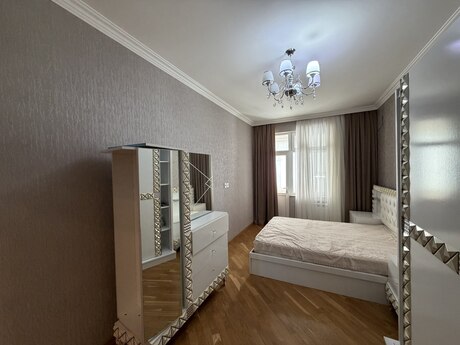 3-room apartment for rent, 130 m², 7-ci mikrorayon: 850 ₼/mo 2