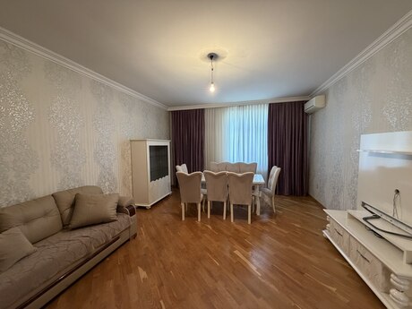 3-room apartment for rent, 130 m², 7-ci mikrorayon: 850 ₼/mo 5