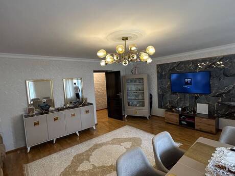 2 otaqlı mənzil, 110 m², 28 May: 205 000 ₼ 2
