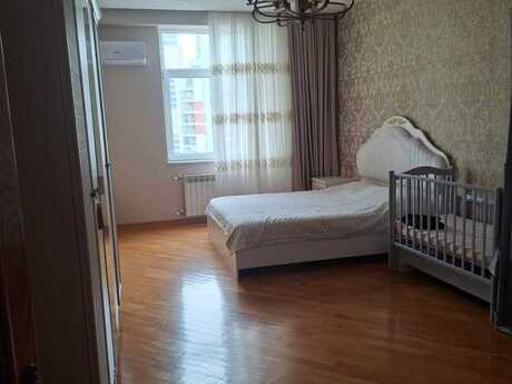 3-комнатная квартира, 125 м², 8 Noyabr: 360 000 ₼ 2