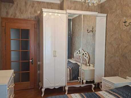3-комнатная квартира, 125 м², 8 Noyabr: 360 000 ₼ 4