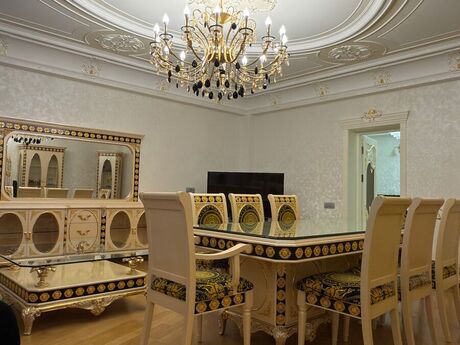 4 otaqlı mənzil, 190 m², 28 May: 630 000 ₼ 2
