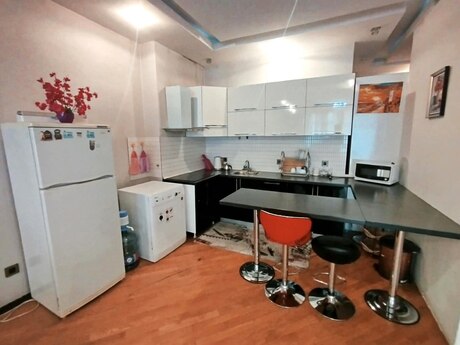 Kirayə 3 otaqlı mənzil, 130 m², 28 May: 1 400 ₼/ay 5