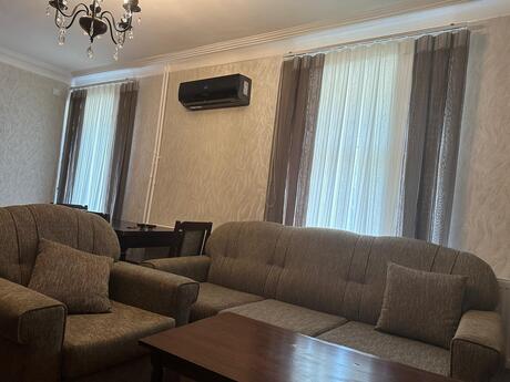 Kirayə 2 otaqlı mənzil, 60 m², İçəri Şəhər: 800 ₼/ay 2