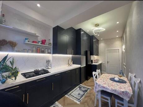Kirayə 3 otaqlı mənzil, 90 m², 28 May: 1 950 ₼/ay 3