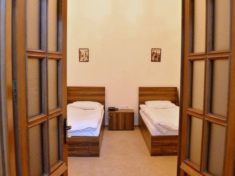 Kirayə 3 otaqlı mənzil, 180 m², İçəri Şəhər: 35 ₼/ay 2