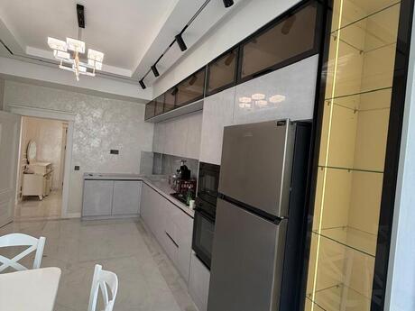 Kirayə 3 otaqlı mənzil, 120 m², İnşaatçılar: 1 500 ₼/ay 2