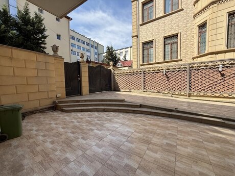 6 otaqlı həyət evi, 450 m², 20 Yanvar: 1 600 000 ₼ 4