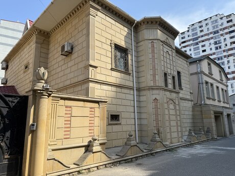 6 otaqlı həyət evi, 450 m², 20 Yanvar: 1 600 000 ₼ 3