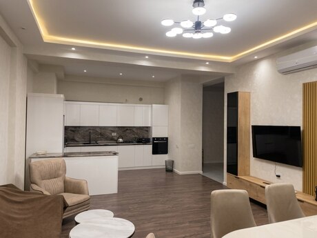 Kirayə 2 otaqlı mənzil, 80 m², 28 May: 1 200 ₼/ay 2