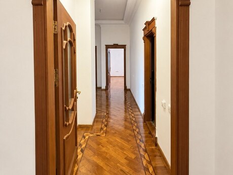5-комнатная квартира, 230 м², 8-ci mikrorayon: 585 000 ₼ 5