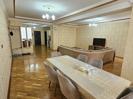 Объявление №6458235 - Баку, м. Иншаатчылар, 3-комн., 130 м², 11/18 этаж