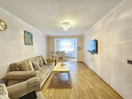 Elan №6458263 - Bakı, İnşaatçılar m., 3 otaqlı, 80 m², 2/5 mərtəbə