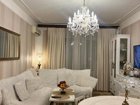 3 otaqlı mənzil, 70 m², Nizami: 260 000 ₼ 2