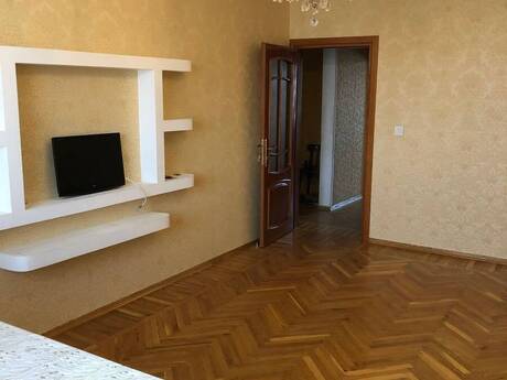 5 otaqlı mənzil, 120 m², Xalqlar Dostluğu: 240 000 ₼ 2