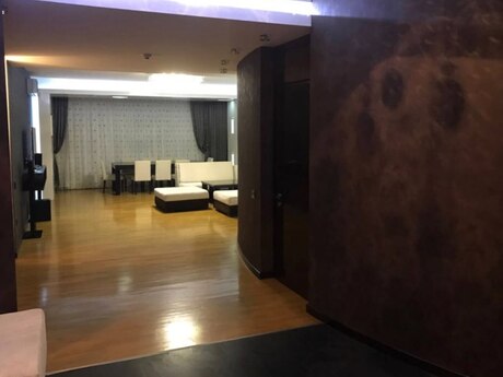 Kirayə 4 otaqlı mənzil, 180 m², Şah İsmayıl Xətai: 1 600 ₼/ay 4
