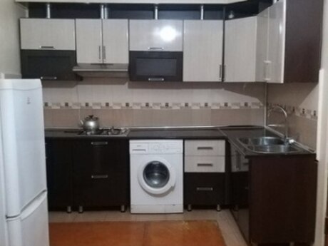 3 otaq · 80 m² · 1/2 mərtəbə, İnşaatçılar