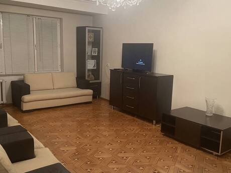 4 otaq · 100 m² · 2/9 mərtəbə, Elmlər Akademiyası