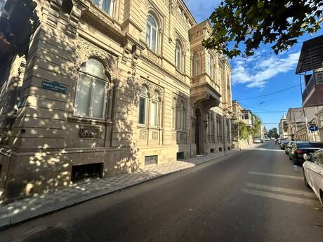 Объявление №6458611 - Баку, м. Низами, 3-комн., 65 м², 1/3 этаж