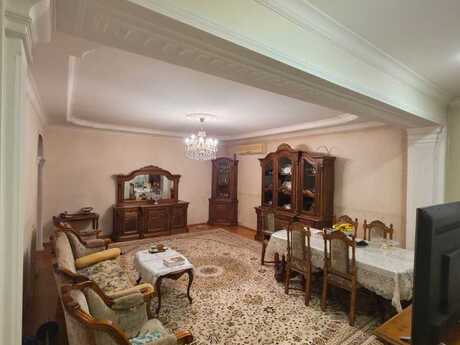 3-комнатная квартира, 138 м², 8-ci mikrorayon: 365 000 ₼ 2
