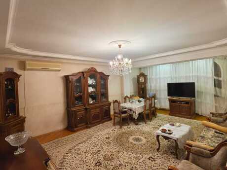 3 rooms · 138 m² · floor 6/10, 8-ci mikrorayon