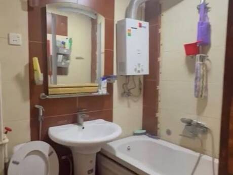 Azadlıq Prospektidə 2 otaqlı köhnə tikili mənzil kirayə verilir, 45 m², 550 AZN/ay, şəkil 3 / 4
